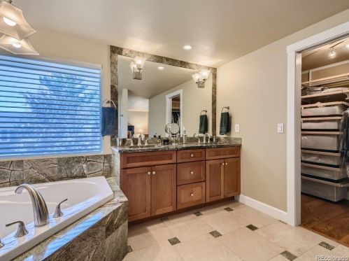 7849 Valentia St, Englewood CO 80112-3338 exterior