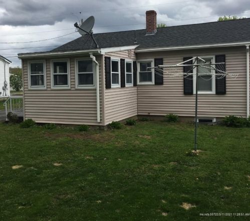 8 Brookside Ave, Augusta, ME 04330-4122