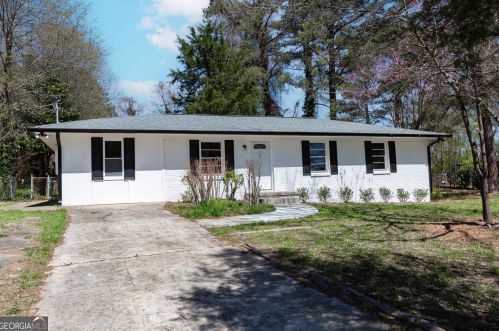 5864 Ronnie Dr, Rex GA 30273-1059 exterior