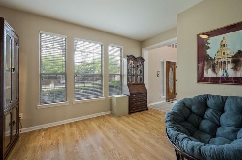 7002 Woodsprings Dr, Garland TX 75044-2147 exterior