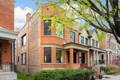 3642 Hamilton Ave, Chicago, IL 60618-4915