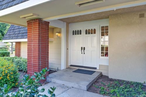 11 Yale Loop, Irvine CA  92604-3618 exterior