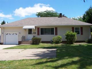 7533 York Rd, Cleveland, OH 44130-7301