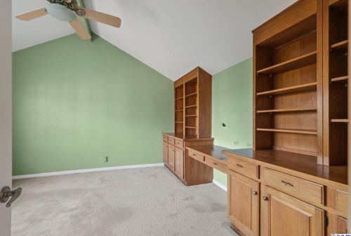 2520 Flintridge Dr, Glendale CA  91206-1033 exterior