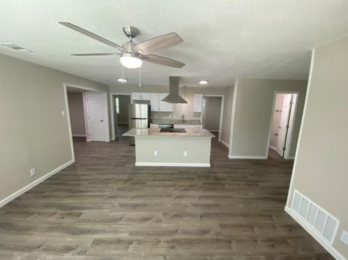 817 Dent St, Garland TX  75040-4920 exterior