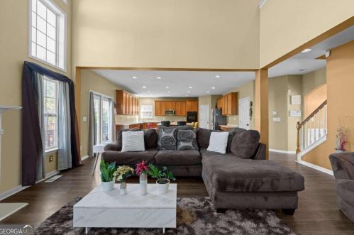 5625 Baffin Rd, Atlanta GA  30349-7050 exterior