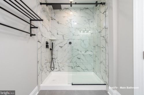 1621 10th St, Philadelphia PA 19148-1132 exterior