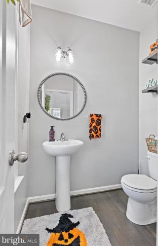 402 Chickamauga Dr, Harpers Ferry WV  25425 exterior