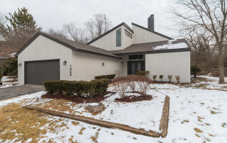 1845 Holly Ln, Homewood, IL 60422-2108