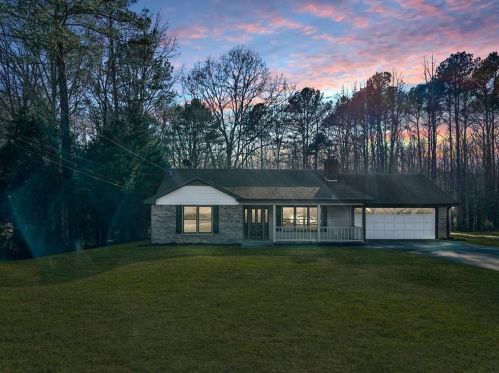 1724 Little Brook Dr, Conyers, GA 30094-4000