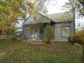 755 E St, Riddle, OR 97469-9797