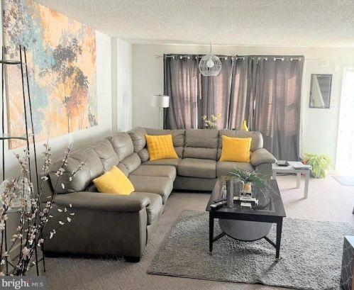 5718 Grays Ave, Philadelphia, PA 19143-6108