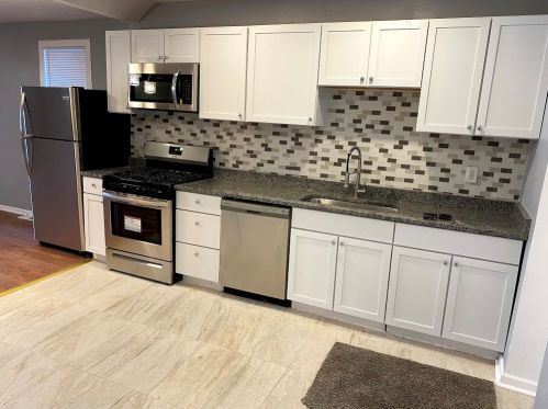 6900 Dorchester Ave, Chicago IL  60637-4702 exterior