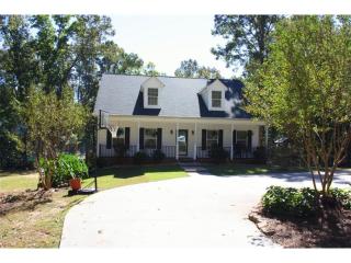 926 Avery Rd, Holly Springs, GA 30115-9181
