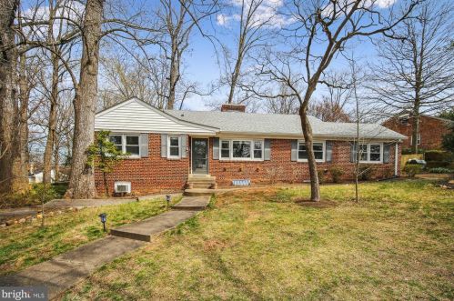 802 Ridge Pl, Falls Church, VA 22046-3630