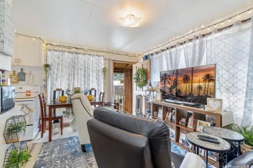 528 Ihe St, Honolulu HI  96817-2237 exterior