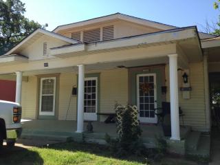 900 Hubbard St, Mineral Wells, TX 76067-5481