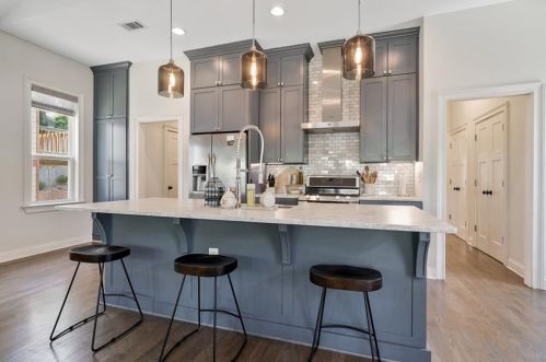 1721 Marietta Rd, Atlanta GA  30318-3668 exterior