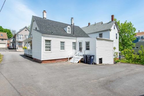 42 Pleasant St, Somersworth, NH 03878-2554