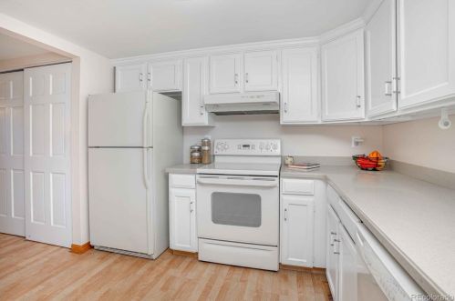 7569 Rosemary Cir, Englewood CO 80112-6419 exterior