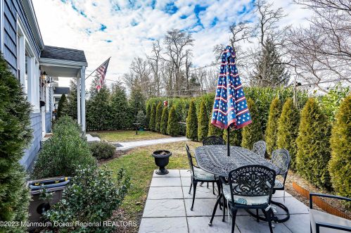 605 Front St, Tinton Falls NJ  07701-5515 exterior