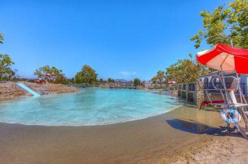 16 Chenile, Irvine CA  92614-7528 exterior