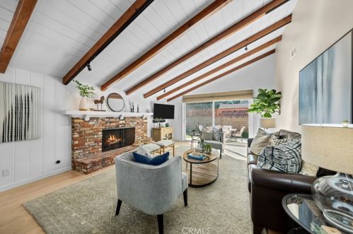 1701 Poinsettia Ave, Manhattan Beach, CA 90266-4924