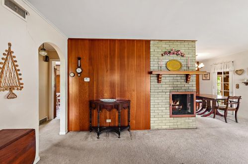 2207 Sunset Dr, Palatine, IL 60067-4480