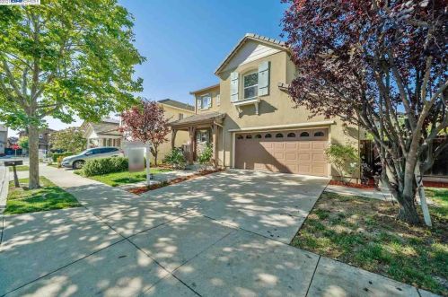 3220 Ashbrook Ln, San Ramon, CA 94582-5672