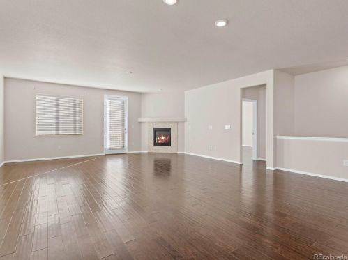 3129 Nepal Way, Aurora CO 80013-9083 exterior