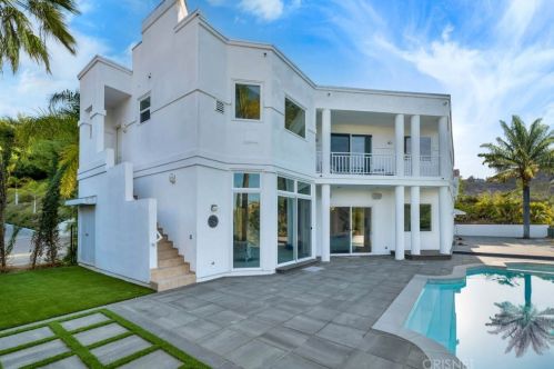24929 Palmilla Dr, Calabasas, CA 91302-3053