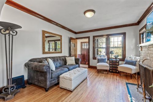 4521 Vallacher Ave, Minneapolis, MN 55416-4931