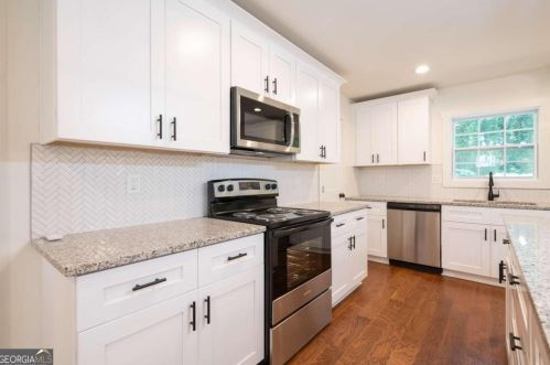 674 Charlotte Pl, Atlanta GA  30318-6375 exterior
