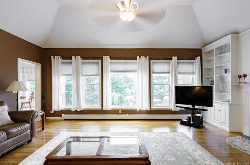 89 Falcon Ridge Rd, Torrington CT  06790-4389 exterior