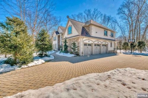 20 Fairhaven Dr, Allendale, NJ 07401-1109