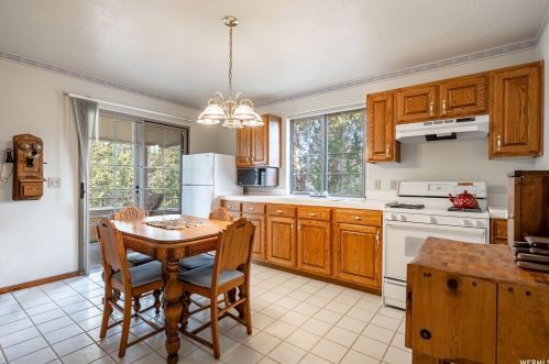 1821 Dammeron Vly, Saint George UT 84783-5156 exterior