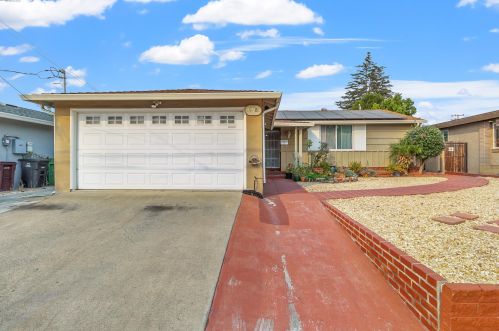 30980 Meadowbrook Ave, Hayward, CA 94544-7544