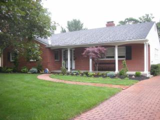 320 Virginialee Rd, Columbus OH  43209-1337 exterior