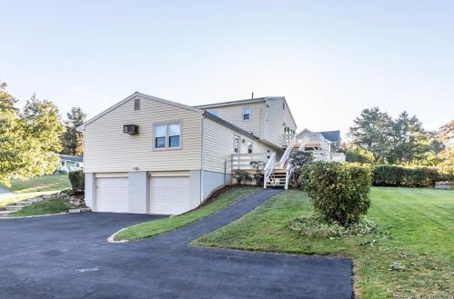 33 Camelot Dr, Upper Stepney CT  06468-2004 exterior