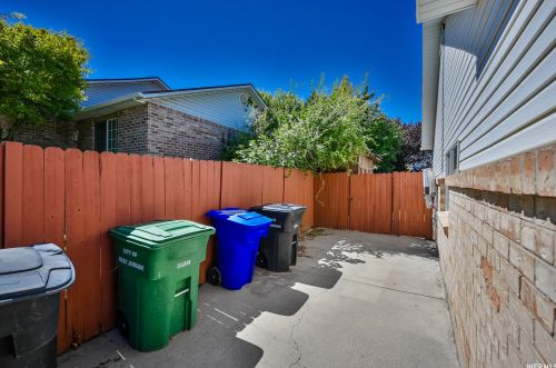 9242 Targhee Dr, Taylorsville UT 84088-6360 exterior