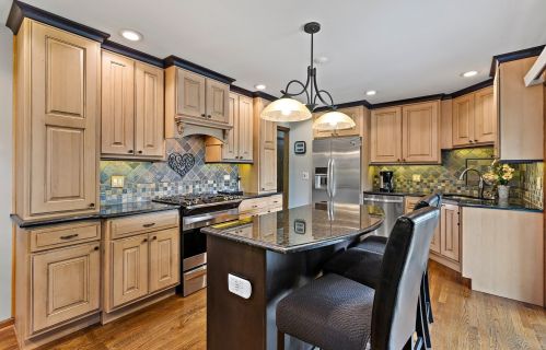 665 Arizona Pass, Elk Grove Vlg, IL 60007-2801