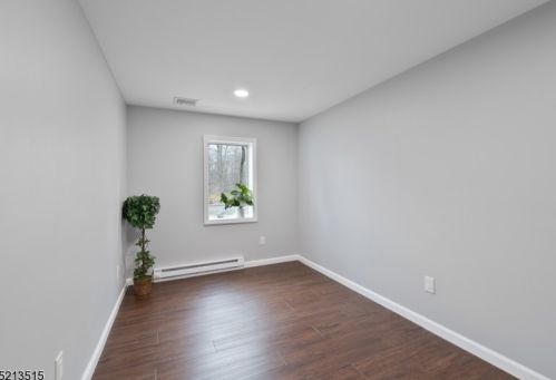 30 Lincoln Trl, Hopatcong NJ  07843-1548 exterior