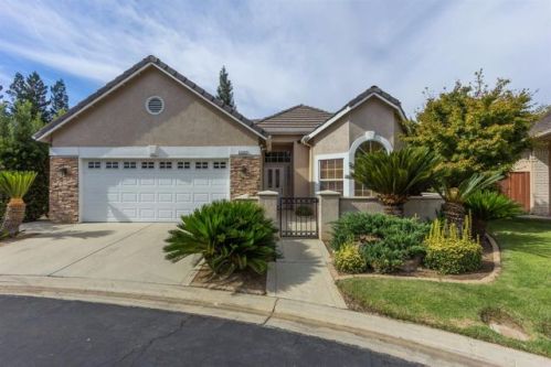 2201 Dawson Cove Ln, Clovis, CA 93611-5998