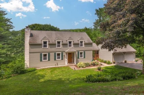 79 Flanders Rd, Woodbury, CT 06798-2104