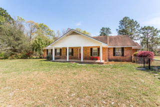 299 Ravenwood Rd, Waynesville, GA 31566-5203