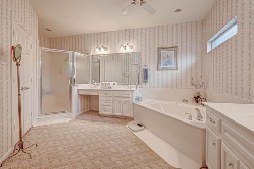 6009 Longmire Trl, Conroe TX  77304-4866 exterior