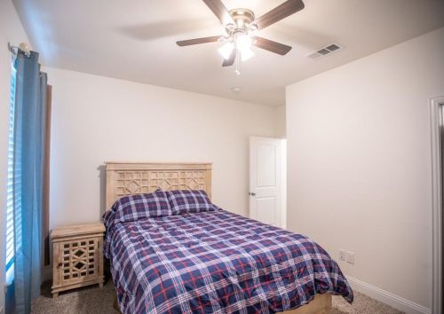 1726 Knob Hl Ct, Cedar Hill TX 75104-1501 exterior