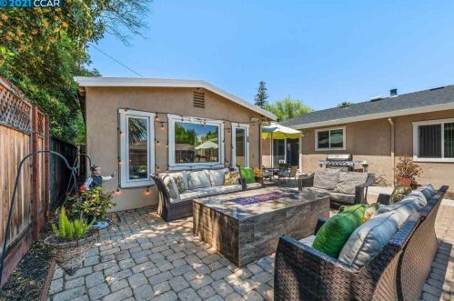 3144 Santa Paula Dr, Concord CA  94518-2821 exterior