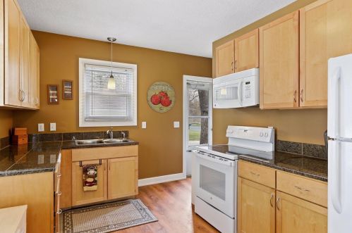 295 Chelsea St, Saint Paul MN  55115-2080 exterior