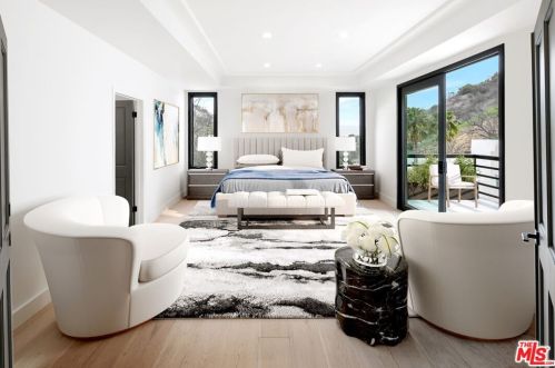 3523 Dixie Canyon Pl, Van Nuys CA  91423-4820 exterior